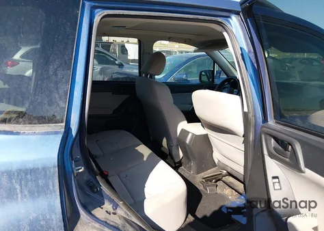 2015 Subaru Forester 2.5I Premium z USA, uszkodzony, nr VIN JF2SJADC1FH815898